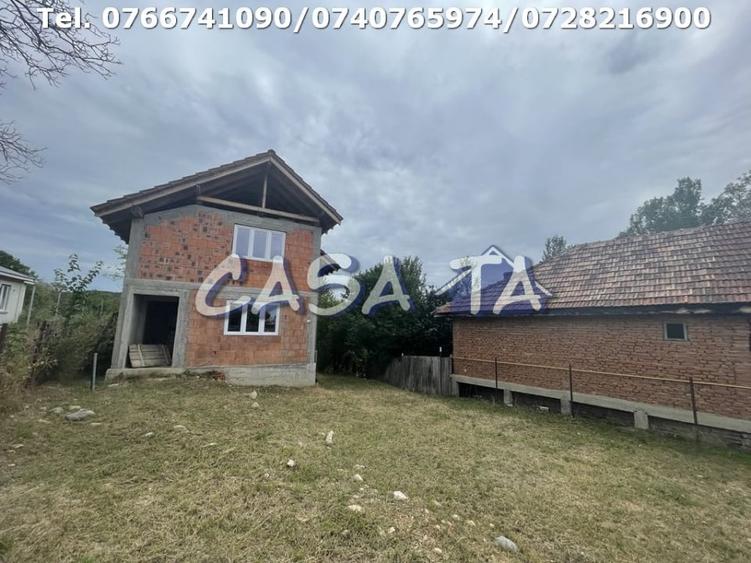 Casă individuală cu 3 camere cu Canalizare în Central