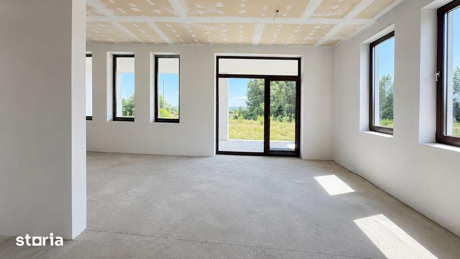 Casă cu 5 camere cu Teren 1000 Mp în Aiton