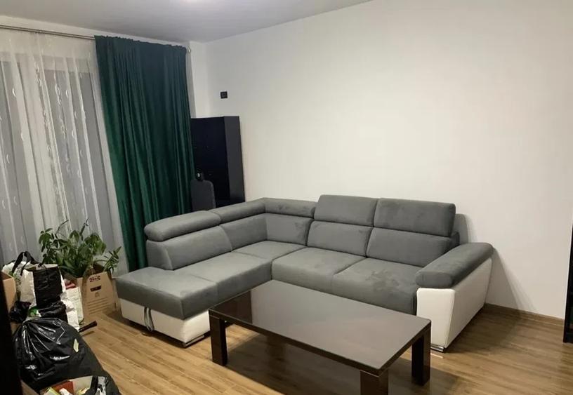 Apartament cu 3 camere decomandat, mobilat în Tineretului