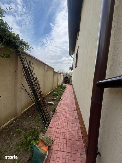 Casă cu 5 camere cu Teren 250 Mp în Berceni