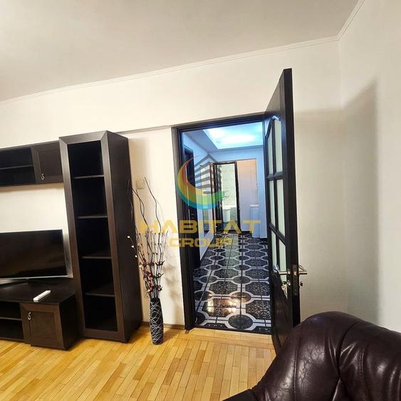 Apartament cu 2 camere semidecomandat, mobilat în Decebal