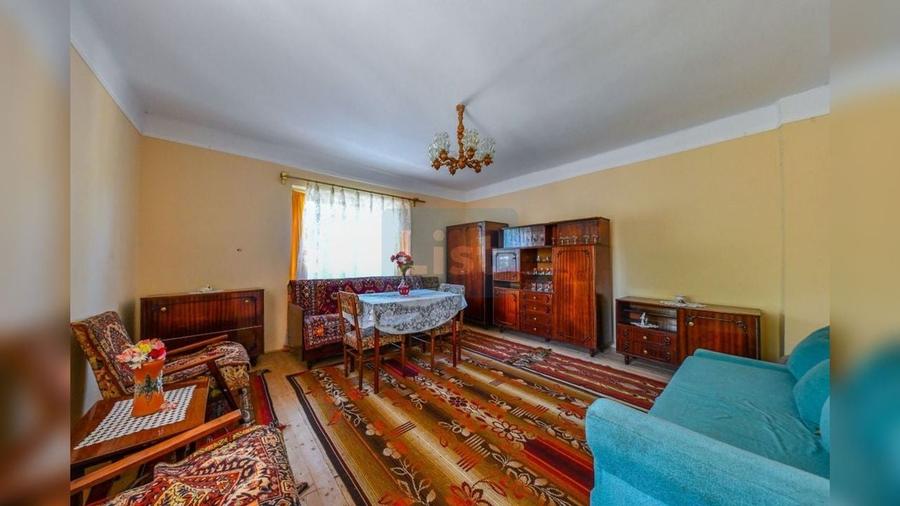 Casă cu 5 camere cu Teren 2594 Mp în Sic