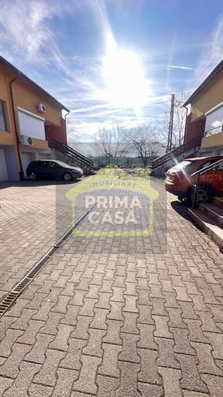 Duplex cu 4 camere cu Canalizare în Exterior Vest