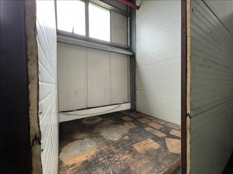 Spațiu comercial, de 1,310 mp, în Mehala