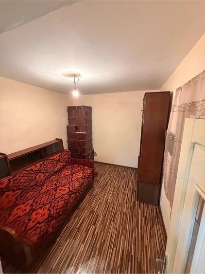 Casă cu 3 camere cu Teren 1833 Mp în Pârșcoveni