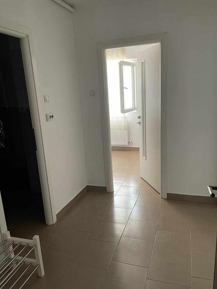 Garsonieră decomandată în Calea Călărașilor
