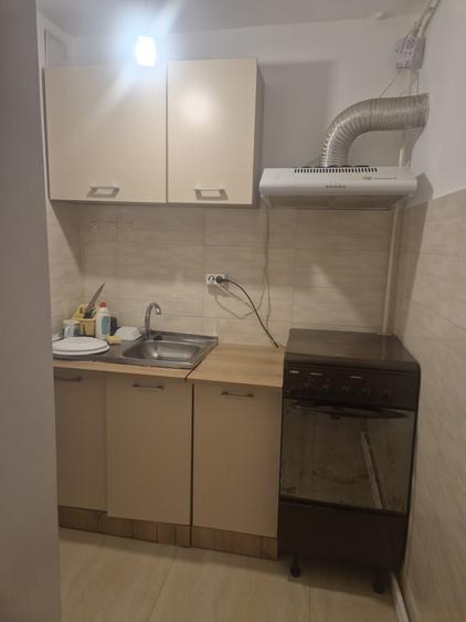Garsonieră decomandată în Central