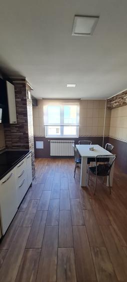 Vand apartament 3 camere foarte spatios - 1