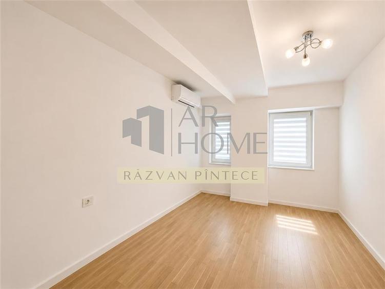 Apartament cu 4 camere decomandat, mobilat în Ultracentral