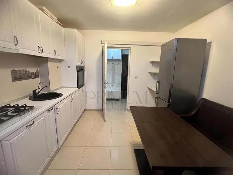 Apartament cu 2 camere decomandat, mobilat în Bucovina
