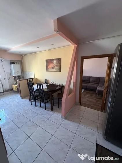 Apartament cu 2 camere decomandat în Capitol