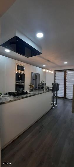 Casă cu 3 camere decomandat cu Teren 300 Mp în Central
