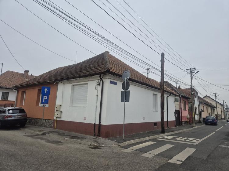 Casă cu 2 camere în Piața Cluj