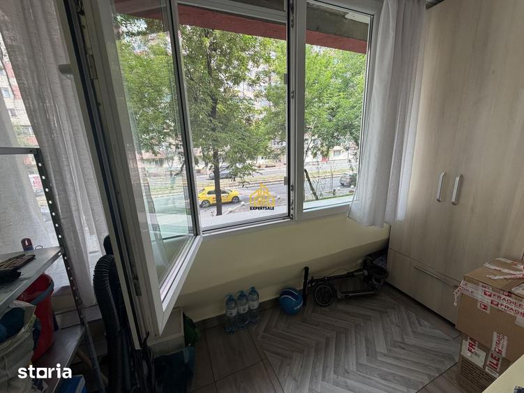 Apartament cu 4 camere decomandat în Rahova