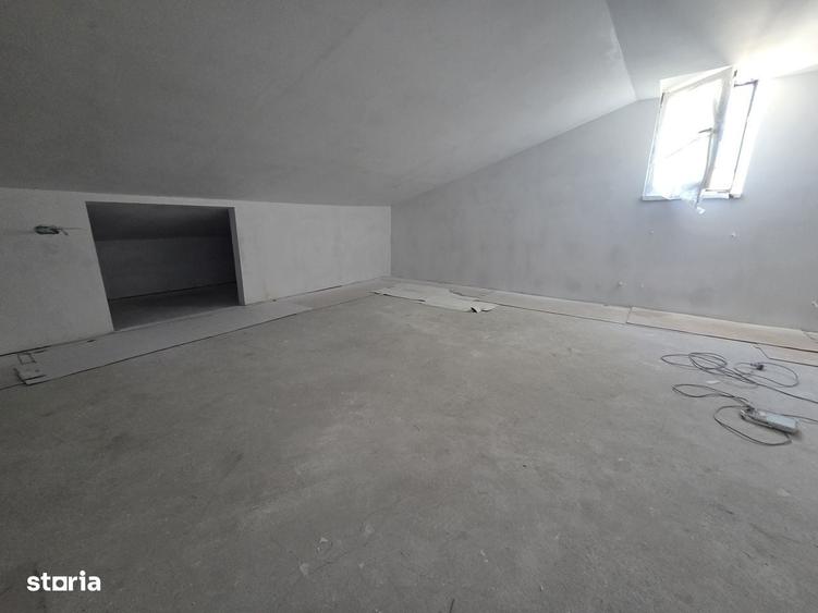 Casă cu 4 camere în Ghencea