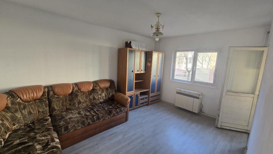 Garsonieră decomandată în Central