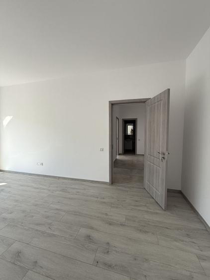 Apartament cu 3 camere decomandat în Theodor Pallady