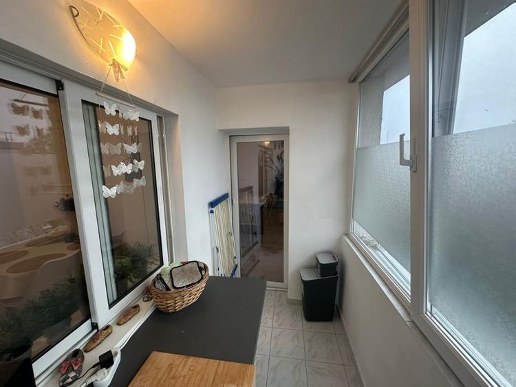 Apartament cu 3 camere decomandat, mobilat în Băneasa