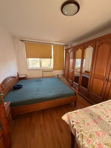 Apartament cu 3 camere decomandat în Girocului