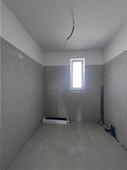 Duplex cu 4 camere cu Canalizare în Vladimirescu