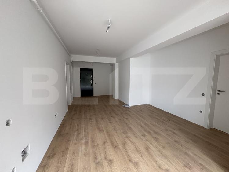 Apartament cu 3 camere semidecomandat în Grigorescu