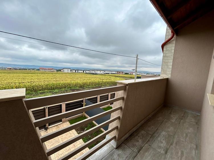 Casă individuală cu 4 camere cu Teren 172 Mp în Central