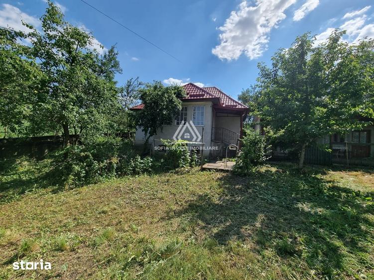 Casă cu 3 camere cu Teren 2604 Mp în Sâmboleni