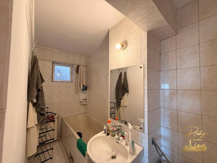 Apartament cu 3 camere decomandat în Cantemir