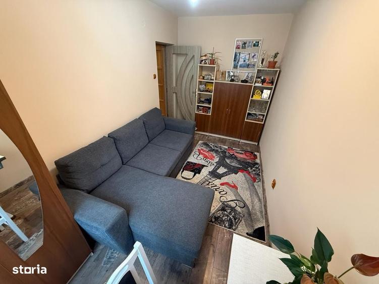 Apartament cu 3 camere semidecomandat în Central