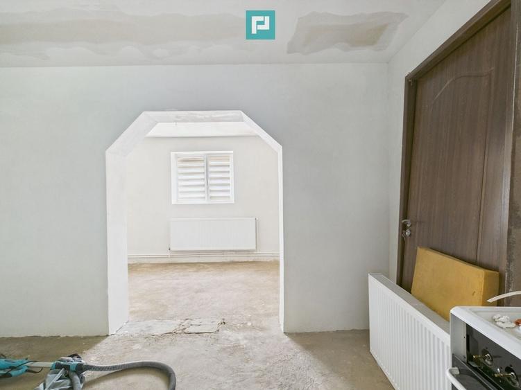 Casă individuală cu 4 camere cu Canalizare în Cenei