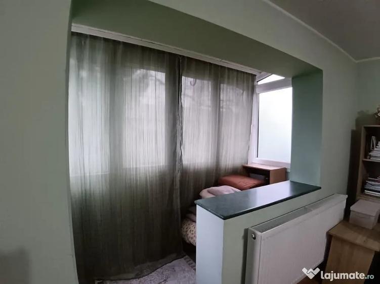 Apartament cu 4 camere semidecomandat în George Enescu