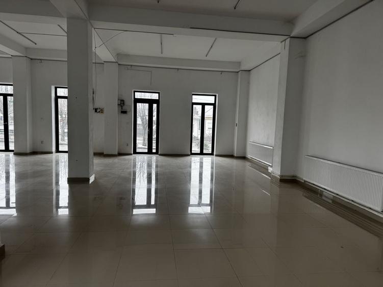 Casă cu 4 camere cu Teren 300 Mp în Central