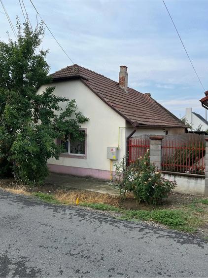 Casă cu 2 camere cu Teren 533 Mp în Ciarda Roșie