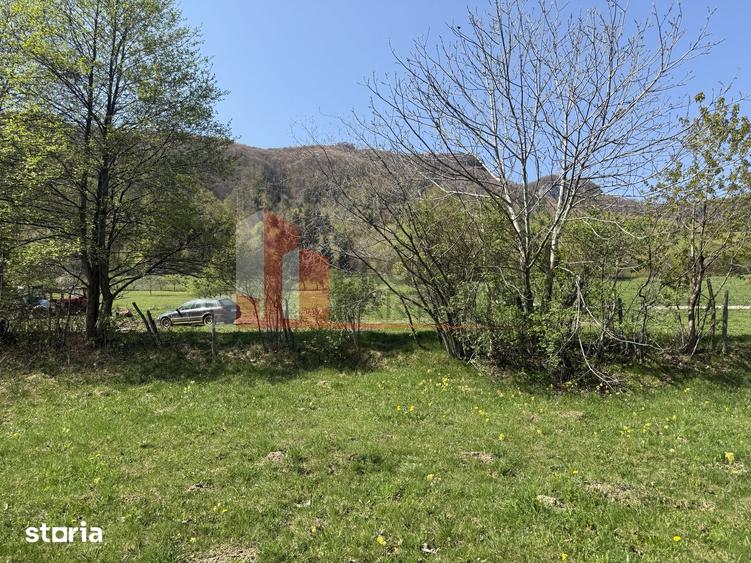 Teren de 1436 mp, în Bran