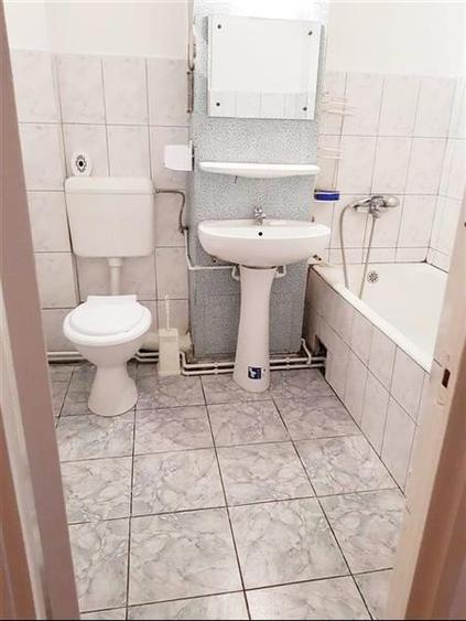 Apartament cu 3 camere decomandat, mobilat în Calea București