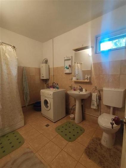 Casă cu 4 camere cu Teren 1681 Mp în Central
