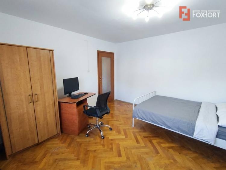 Apartament cu 3 camere decomandat, mobilat în Girocului