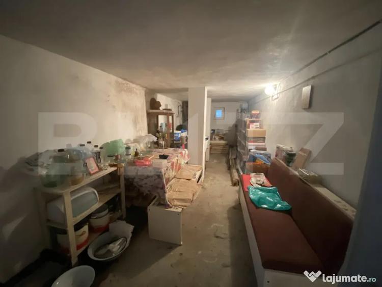 Casă cu 7 camere cu Teren 595 Mp în Central