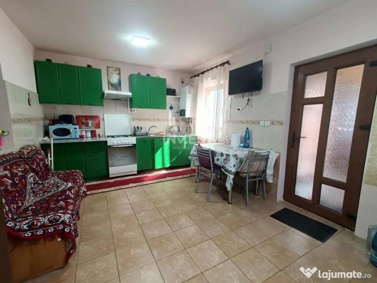 Casă cu 5 camere cu Teren 500 Mp în Tomești