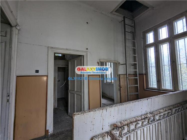 Casă cu 10 camere cu Teren 521 Mp în Cișmigiu