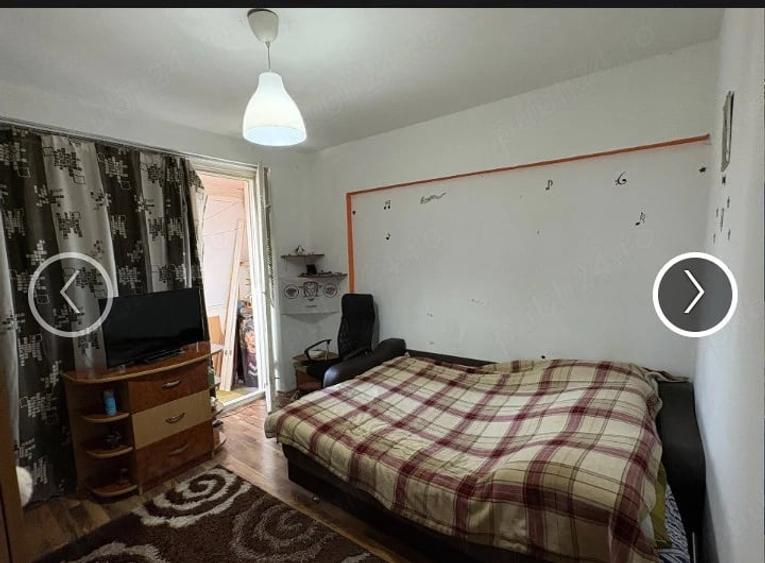 Apartament cu 3 camere decomandat în Costin Georgian