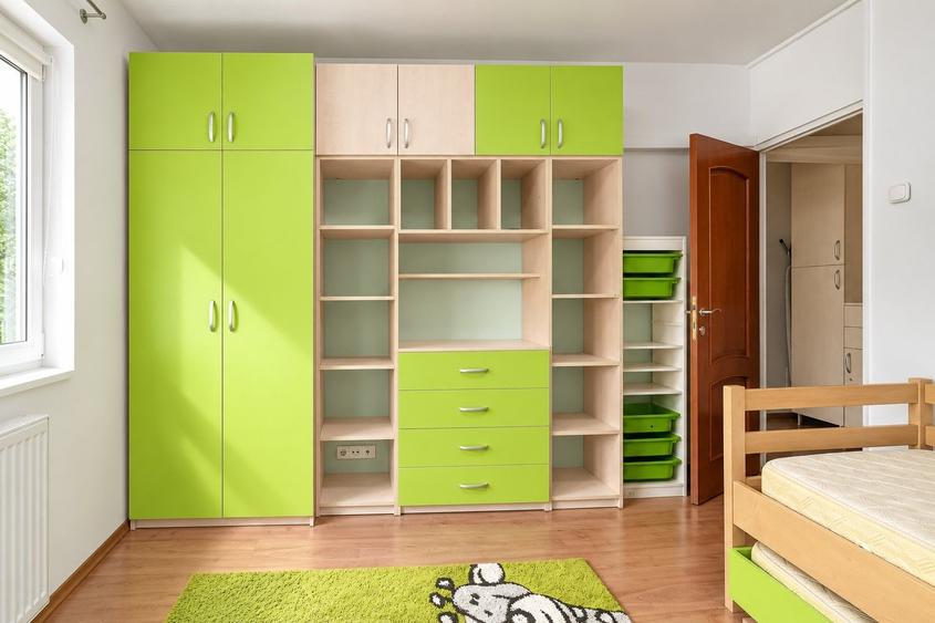 Apartament cu 3 camere decomandat, mobilat în Vitan Mall