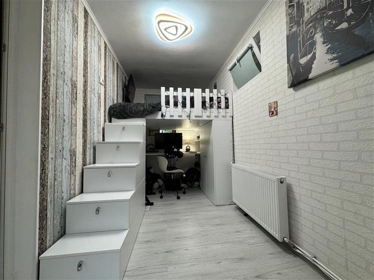Apartament cu 3 camere decomandat, mobilat în Bucium