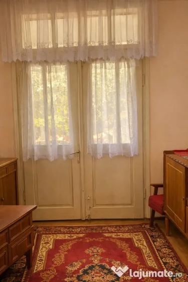 Casă cu 5 camere în Gutinaș