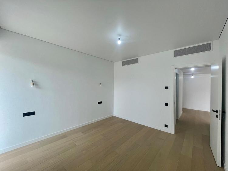 Apartament cu 3 camere decomandat în Barbu Văcărescu