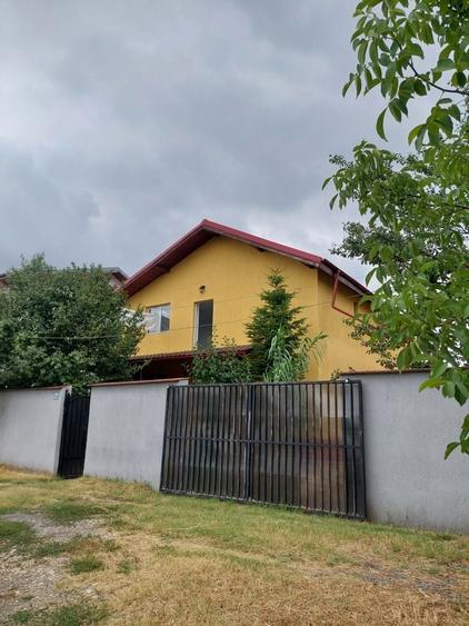 Casă cu 4 camere în Bragadiru