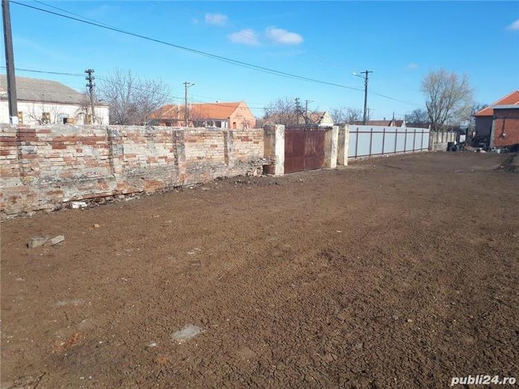 Teren de 2900 mp, în Secusigiu
