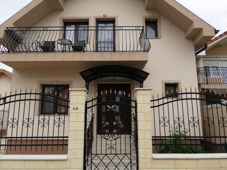 Casă cu 4 camere cu Teren 300 Mp în Haieu