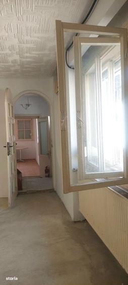 Casă cu 4 camere cu Teren 170 Mp în Central