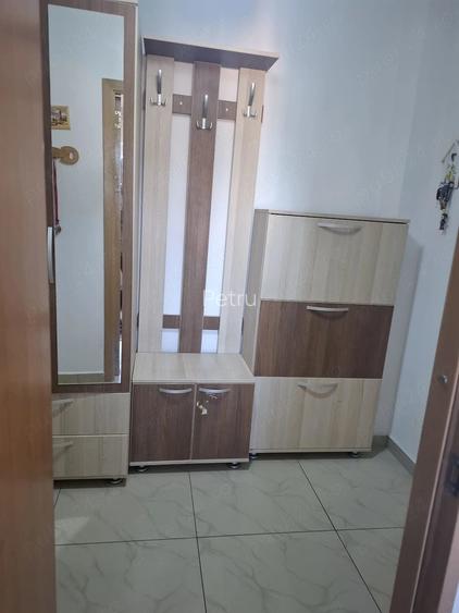 Vand apartament 2 camere semidecomandat
